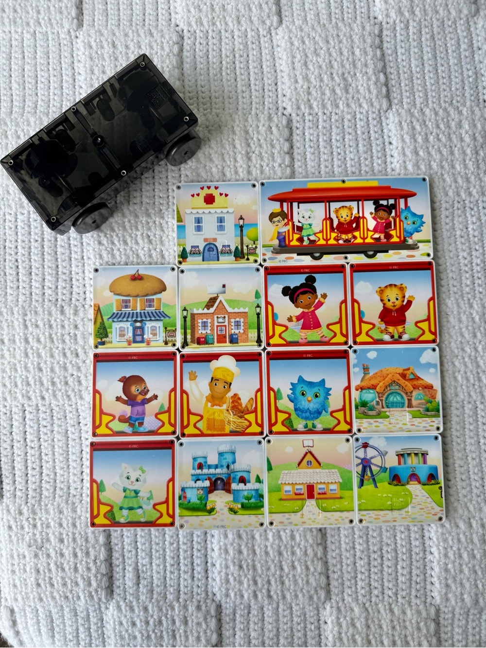 Magna-Tiles Daniel Tiger's Neighborhood Ride Along Trolley